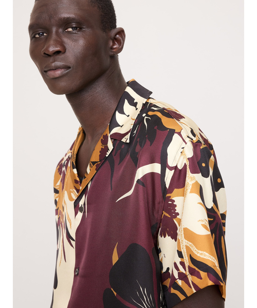 Banana Republic(バナナリパブリック)の「スタンダードフィット シルク リゾート シャツ(シャツ/ブラウス・メンズ・ラベンダー/バーガンディー・XL/M/S/L)」の9枚目の写真