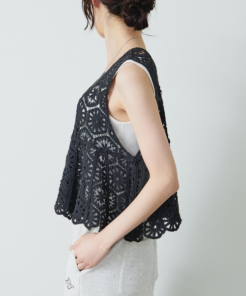 PUAL CE CIN（ピュアルセシン）の「かぎ針編み風ビスチェ（ベスト・レディース・チャコールグレー/オフホワイト・FREE）」の12枚目の写真