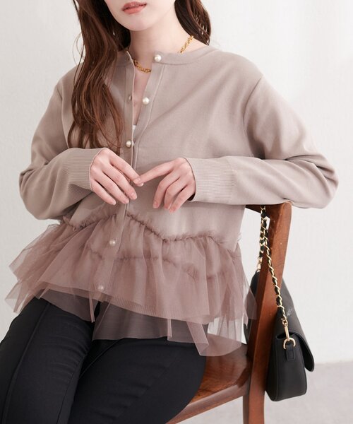 natural couture（ナチュラルクチュール）の「チュールドッキングポリカーディガン（カーディガン/ボレロ・レディース・グレイッシュベージュ/ネイビー/ピンク/オフホワイト・FREE）」の2枚目の写真