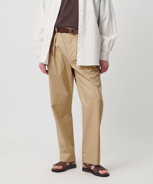 UNITED ARROWS(ユナイテッドアローズ)の「スムース タイプライター 2プリーツ リラックス トラウザース(スラックス・メンズ・ベージュ/ブラック/ダークブラウン・M/S/XL/L)」の1枚目の写真
