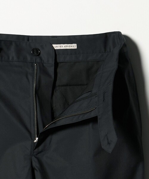 UNITED ARROWS(ユナイテッドアローズ)の「スムース タイプライター 2プリーツ リラックス トラウザース(スラックス・メンズ・ベージュ/ブラック/ダークブラウン・M/S/XL/L)」の22枚目の写真