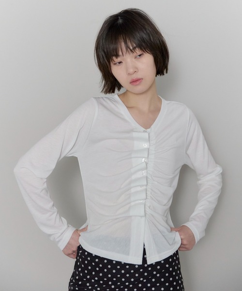 leimn（レイムン）の「アシンメトリーシャーリングボタンシアートップス（Tシャツ/カットソー・レディース・レッド/ピンク/ホワイト/ブラック・FREE）」の5枚目の写真