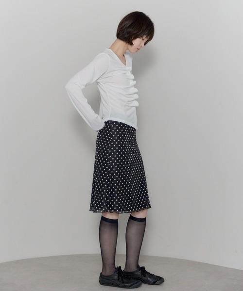 leimn（レイムン）の「アシンメトリーシャーリングボタンシアートップス（Tシャツ/カットソー・レディース・レッド/ピンク/ホワイト/ブラック・FREE）」の22枚目の写真