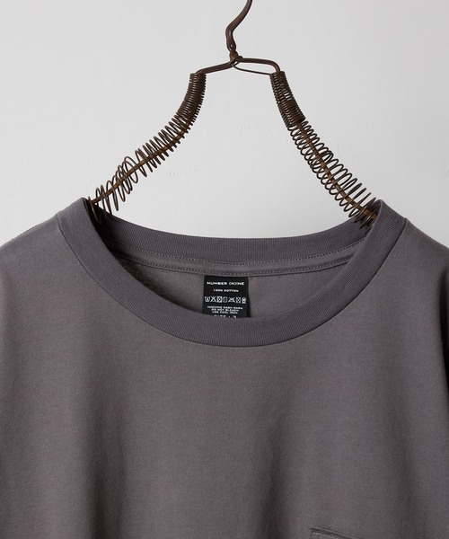 NUMBER (N)INE(ナンバーナイン)の「PREMIUM COTTON CURVED HEM POCKET T-SHIRT / プレミアム コットン カーブド ヘム ワンポイント ロゴ刺繍 クルーネック ポケット Tシャツ(Tシャツ/カットソー・メンズ・グレー/オリーブ/ブラック/ホワイト・4/3/2)」の18枚目の写真