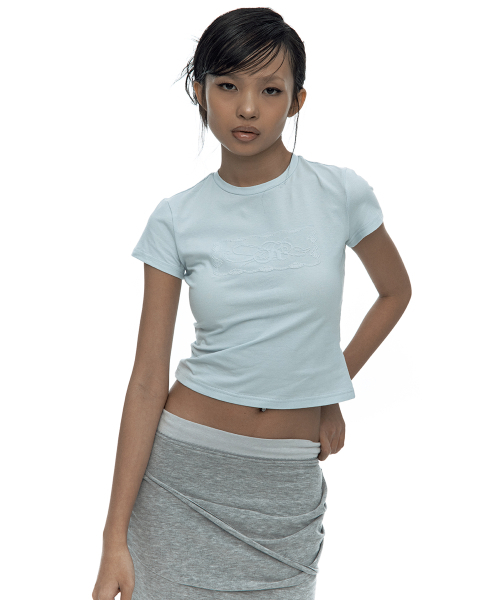 KASHIKO(カシコ)の「Embossed Baby Tee Skyblue(Tシャツ/カットソー・レディース・その他・MEDIUM/SMALL)」の1枚目の写真