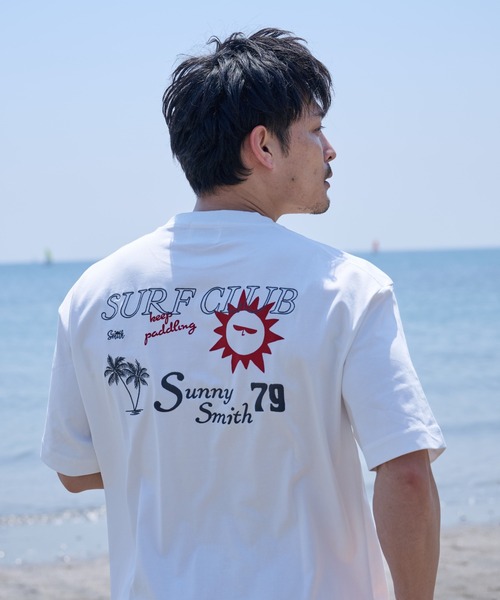Sunny Smith(サニースミス)の「SURF CLUB 両面刺繍Tシャツ(Tシャツ/カットソー・メンズ・アッシュグレー/スミクロ/ホワイト・MEDIUM/LARGE)」の5枚目の写真