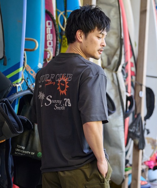 Sunny Smith(サニースミス)の「SURF CLUB 両面刺繍Tシャツ(Tシャツ/カットソー・メンズ・アッシュグレー/スミクロ/ホワイト・MEDIUM/LARGE)」の15枚目の写真