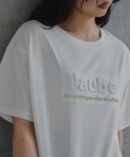 slattgir(スラットジール)の「高身長 エンボス加工プリントTシャツ(接触冷感)(トールサイズ)Essenave(Tシャツ/カットソー・レディース・オフホワイト/ブラック・TM/TL/TLL/T3L)」の9枚目の写真