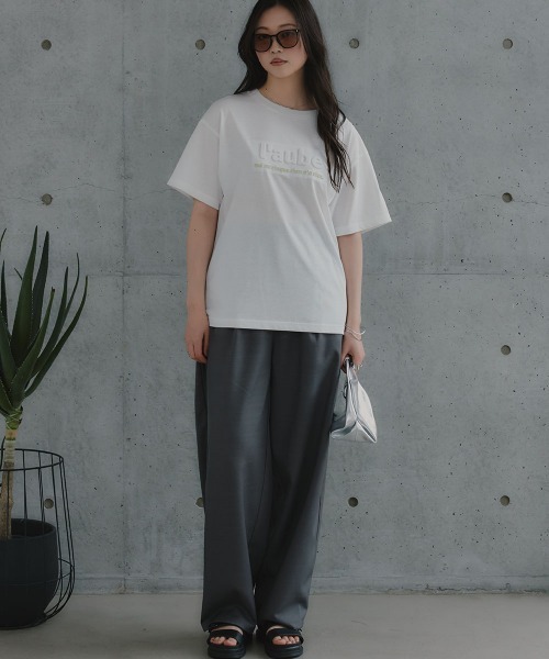 slattgir(スラットジール)の「高身長 エンボス加工プリントTシャツ(接触冷感)(トールサイズ)Essenave(Tシャツ/カットソー・レディース・オフホワイト/ブラック・TM/TL/TLL/T3L)」の6枚目の写真