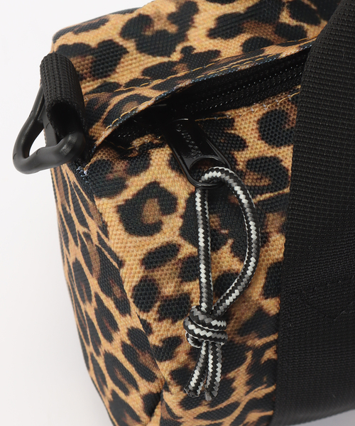 OUTDOOR PRODUCTS（アウトドアプロダクツ）の「230 ROLL BOSTON SMALL ex LEOPARD（ショルダーバッグ・レディース・キャメル・FREE）」の6枚目の写真