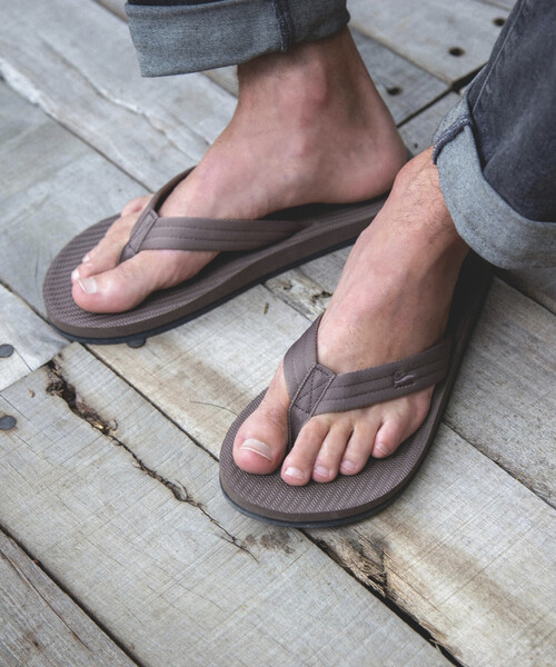 Firsthand(ファーストハンド)の「Indosole/インドソール EASY LIVING Flip Flops / イージー リビング フリップ(サンダル・メンズ・グレー/ブルー/ブラウン/ブルーグリーン/ブラック/オレンジ/ベージュ/グリーン・9/8.5/8)」の3枚目の写真