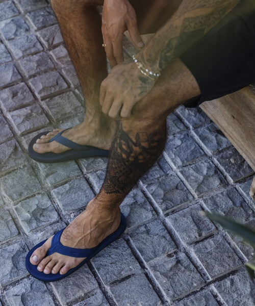 Firsthand(ファーストハンド)の「Indosole/インドソール EASY LIVING Flip Flops / イージー リビング フリップ(サンダル・メンズ・グレー/ブルー/ブラウン/ブルーグリーン/ブラック/オレンジ/ベージュ/グリーン・9/8.5/8)」の6枚目の写真
