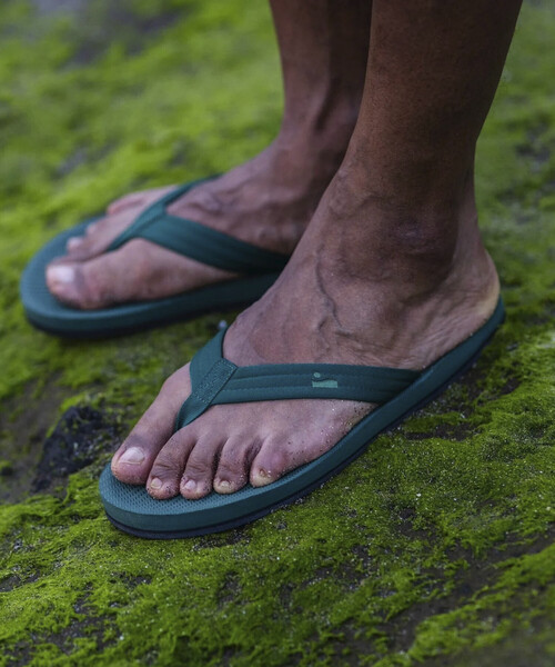 Firsthand(ファーストハンド)の「Indosole/インドソール EASY LIVING Flip Flops / イージー リビング フリップ(サンダル・メンズ・グレー/ブルー/ブラウン/ブルーグリーン/ブラック/オレンジ/ベージュ/グリーン・9/8.5/8)」の5枚目の写真