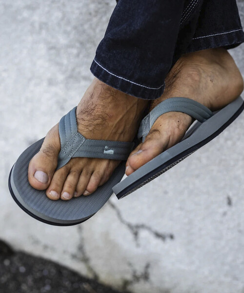 Firsthand(ファーストハンド)の「Indosole/インドソール EASY LIVING Flip Flops / イージー リビング フリップ(サンダル・メンズ・グレー/ブルー/ブラウン/ブルーグリーン/ブラック/オレンジ/ベージュ/グリーン・9/8.5/8)」の15枚目の写真