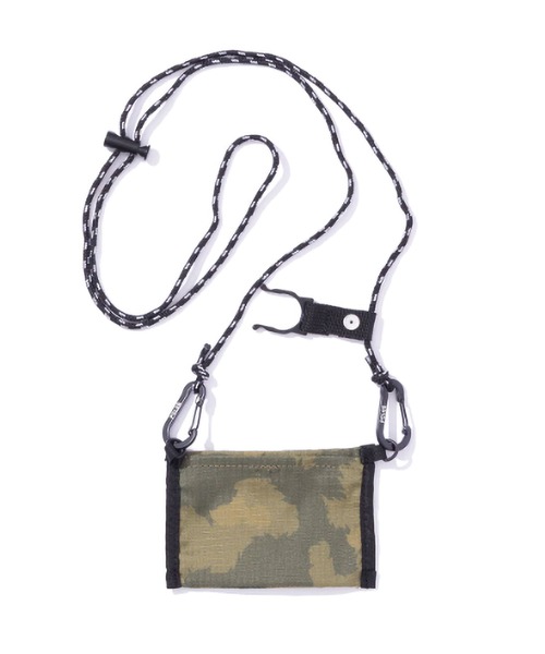 POLeR(ポーラー)の「POLER SUFFABLE DRINK POUCH(ショルダーバッグ・メンズ・ブラック/カモフラージュ・FREE)」の9枚目の写真