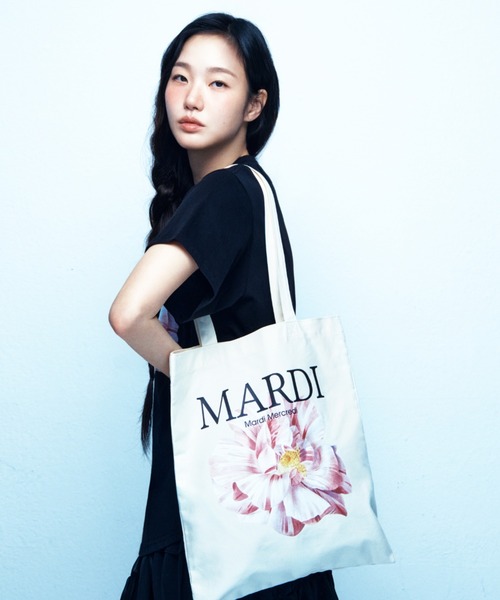 Mardi Mercredi(マルディメクルディ)の「TSHIRT LILIES & ROSES / Tシャツ リリー & ローズ(Tシャツ/カットソー・レディース・ブラック/ブラック×ピンク/ブラック×ブルー/アイボリー系1/ホワイト/アイボリー系2/ホワイト×イエロー/クリーム・FREE)」の11枚目の写真