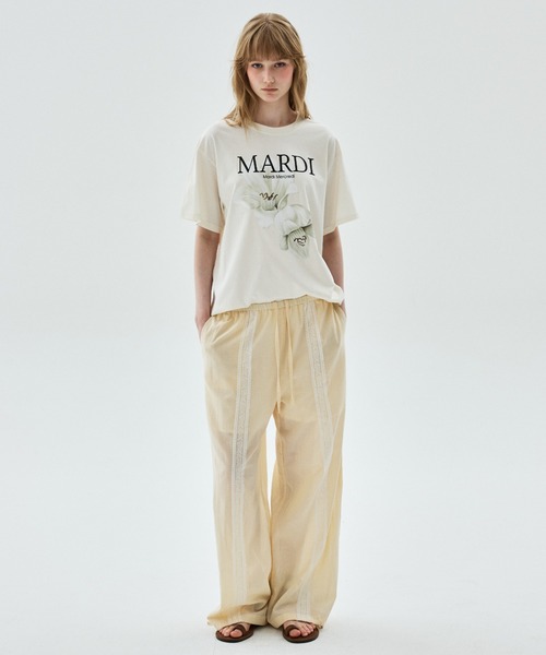 Mardi Mercredi(マルディメクルディ)の「TSHIRT LILIES & ROSES / Tシャツ リリー & ローズ(Tシャツ/カットソー・レディース・ブラック/ブラック×ピンク/ブラック×ブルー/アイボリー系1/ホワイト/アイボリー系2/ホワイト×イエロー/クリーム・FREE)」の15枚目の写真