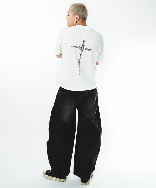 SHORT ROUND(ショートラウンド)の「SHORT ROUND/【26年春夏新作】コールドダイモチーフグラフィックT(Tシャツ/カットソー・メンズ・ブラック系その他/ホワイト・MEDIUM/LARGE)」の8枚目の写真
