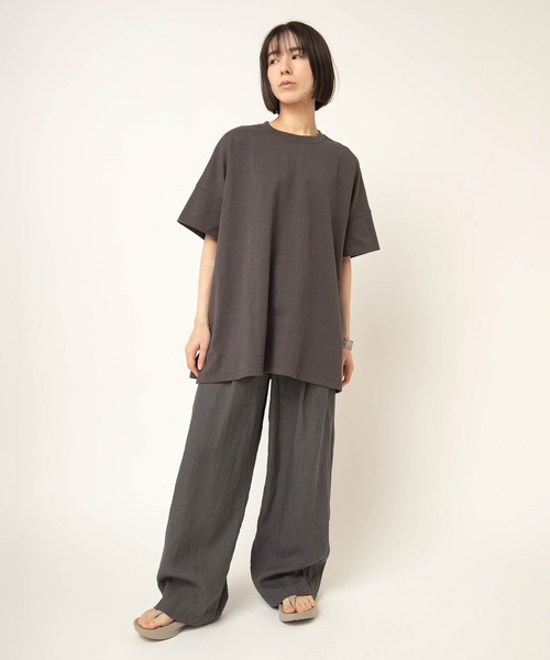 RNA-N(アールエヌエーエヌ)の「M2664 ワイドタックプルオーバー(Tシャツ/カットソー・レディース・チャコール/ブラウン/グレイッシュベージュ・FREE)」の13枚目の写真