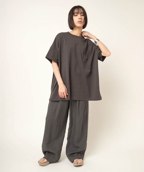 RNA-N(アールエヌエーエヌ)の「M2664 ワイドタックプルオーバー(Tシャツ/カットソー・レディース・チャコール/ブラウン/グレイッシュベージュ・FREE)」の12枚目の写真