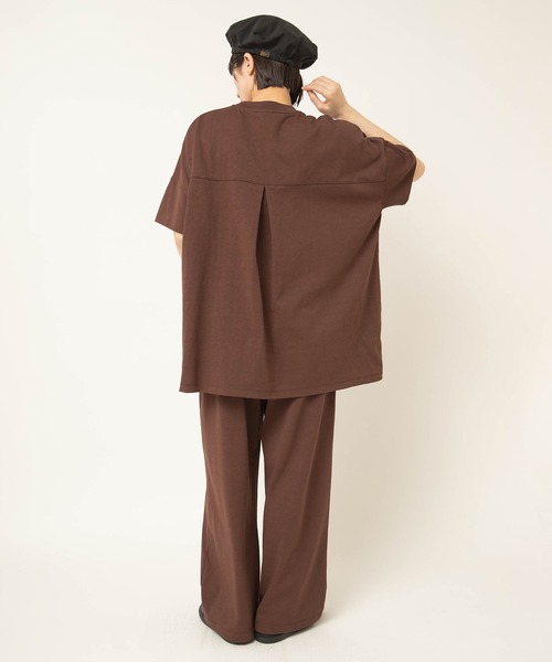 RNA-N(アールエヌエーエヌ)の「M2664 ワイドタックプルオーバー(Tシャツ/カットソー・レディース・チャコール/ブラウン/グレイッシュベージュ・FREE)」の9枚目の写真