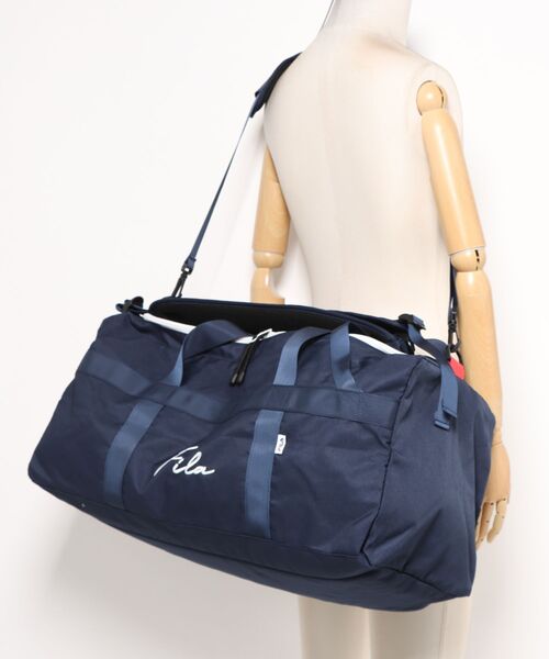 drosofila(ドロソフィラ)の「【FILA/フィラ】【大容量47L 肩掛け、手持ち、リュックの3WAY仕様】3WAYボストンバッグ 修学旅行 林間学校 部活 旅行 出張 スクリプトロゴ(ボストンバッグ・メンズ・ブラック・FREE)」の2枚目の写真