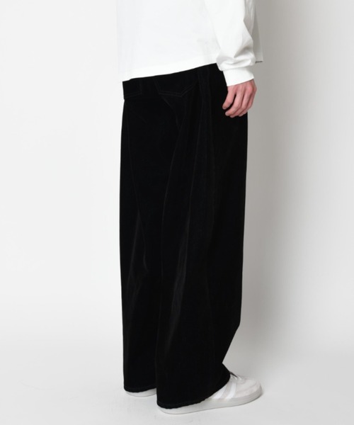 SUPERTHANKS(スーパーサンクス)の「<フロッキー加工>バレルレッグデニムパンツBlack flocky denim barrel leg trousers(デニムパンツ・メンズ・ネイビー/ワンウォッシュ・L/M/S)」の21枚目の写真