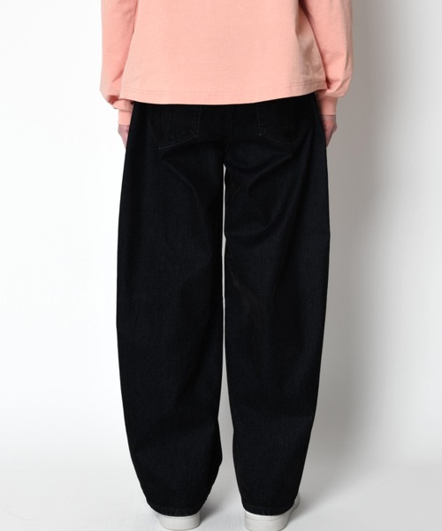 SUPERTHANKS(スーパーサンクス)の「<フロッキー加工>バレルレッグデニムパンツBlack flocky denim barrel leg trousers(デニムパンツ・メンズ・ネイビー/ワンウォッシュ・L/M/S)」の7枚目の写真