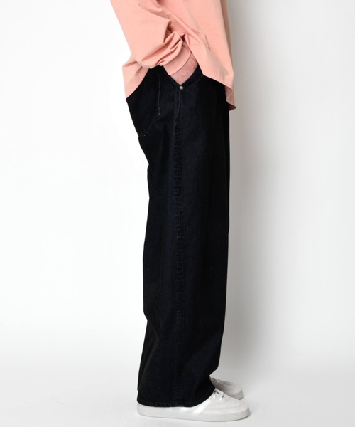 SUPERTHANKS(スーパーサンクス)の「<フロッキー加工>バレルレッグデニムパンツBlack flocky denim barrel leg trousers(デニムパンツ・メンズ・ネイビー/ワンウォッシュ・L/M/S)」の5枚目の写真