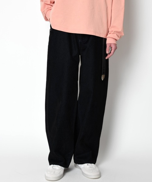 SUPERTHANKS(スーパーサンクス)の「<フロッキー加工>バレルレッグデニムパンツBlack flocky denim barrel leg trousers(デニムパンツ・メンズ・ネイビー/ワンウォッシュ・L/M/S)」の3枚目の写真