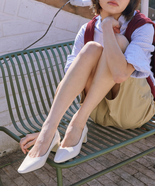 SPUR(シュプール)の「ロッサン Vカットミニマルパンプス 5.5cm -UA9047 (3カラー)(パンプス・レディース・アイボリー/ダークブラウン/ブラック・22.5cm/23.5cm/23cm/24.5cm/24cm/25cm)」の12枚目の写真