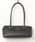 MM6 Maison Margiela�i�ѴѼ��� ҿ�� �ټުׁj�́uNEW BAULETTO J MEDIUM SB6ZH0040�i�V�����_�[�o�b�O�j�v�b�u���b�N