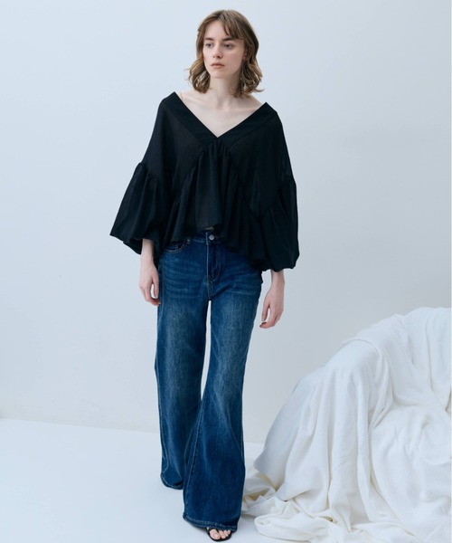 flaeu(フラユ)の「Semi Flare Denim(デニムパンツ・レディース・ブルー・SMALL/MEDIUM)」の2枚目の写真