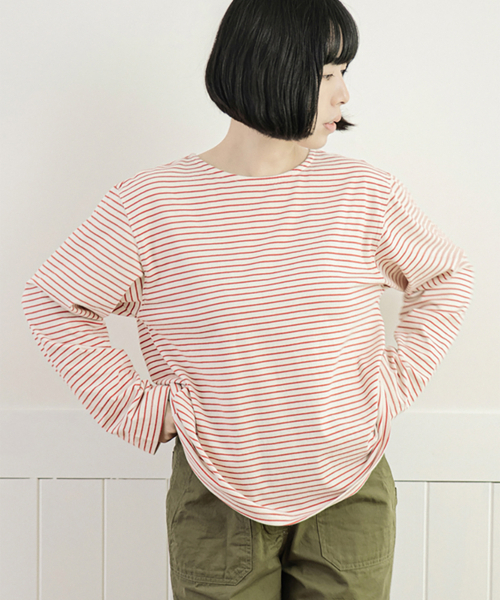CHIQUITA(チキータ)の「コットンストライプボートネック長袖Tシャツレッド(Tシャツ/カットソー・レディース・レッド・1/2)」の1枚目の写真