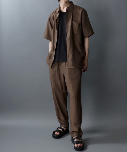 SITRY(シトリー)の「Cool Linen Blend Shirt & Tapered Trousers/セットアップ 2点セット オーバーサイズ 接触冷感 麻混 シャツ&テーパードパンツ 上下セット(セットアップ・メンズ・ブラック/カーキ/ベージュ/ブラウン・LL/L/M)」の2枚目の写真