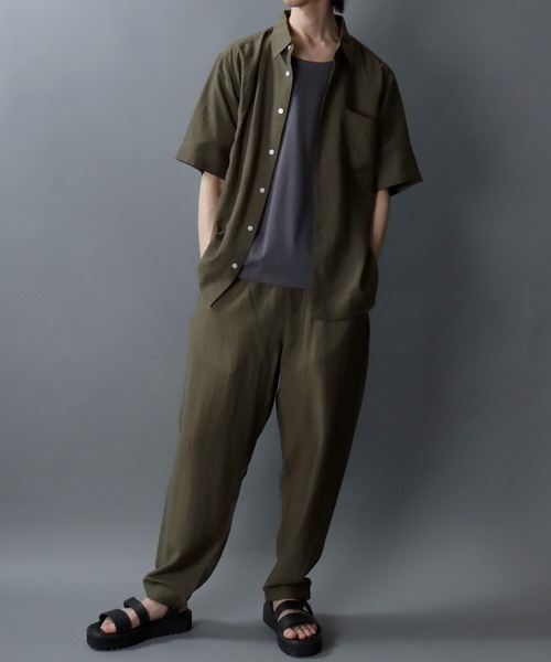 SITRY(シトリー)の「Cool Linen Blend Shirt & Tapered Trousers/セットアップ 2点セット オーバーサイズ 接触冷感 麻混 シャツ&テーパードパンツ 上下セット(セットアップ・メンズ・ブラック/カーキ/ベージュ/ブラウン・LL/L/M)」の4枚目の写真