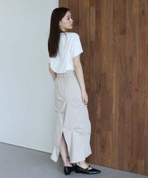 J by blue(ジェイバイブルー)の「《2サイズ展開》ランダムタックIラインスカート(スカート・レディース・ブラック/ベージュ・LARGE/MEDIUM)」の17枚目の写真