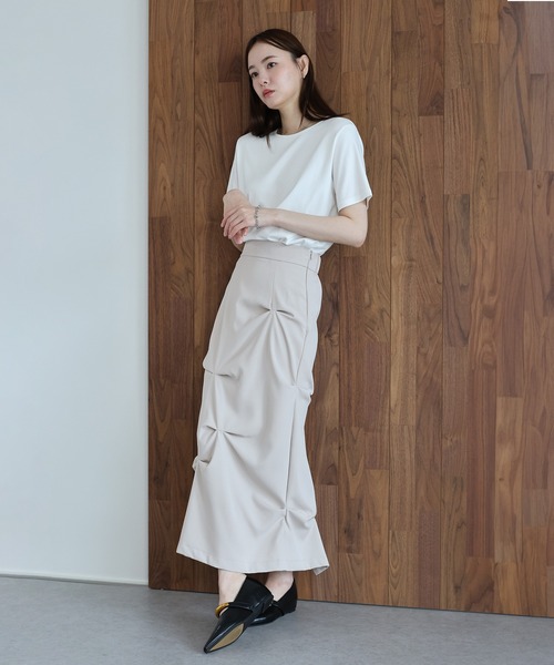 J by blue(ジェイバイブルー)の「《2サイズ展開》ランダムタックIラインスカート(スカート・レディース・ブラック/ベージュ・LARGE/MEDIUM)」の15枚目の写真