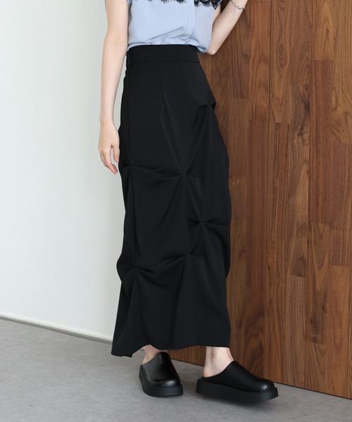 J by blue(ジェイバイブルー)の「《2サイズ展開》ランダムタックIラインスカート(スカート・レディース・ブラック/ベージュ・LARGE/MEDIUM)」の18枚目の写真