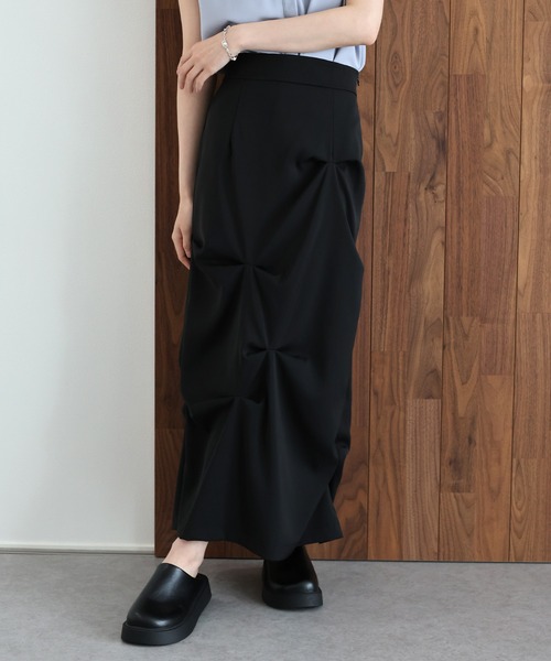 J by blue(ジェイバイブルー)の「《2サイズ展開》ランダムタックIラインスカート(スカート・レディース・ブラック/ベージュ・LARGE/MEDIUM)」の19枚目の写真