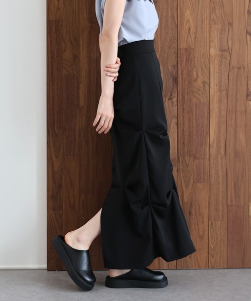J by blue(ジェイバイブルー)の「《2サイズ展開》ランダムタックIラインスカート(スカート・レディース・ブラック/ベージュ・LARGE/MEDIUM)」の20枚目の写真