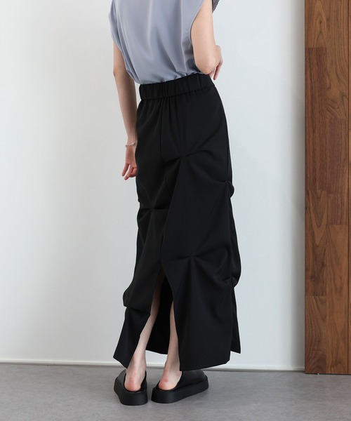 J by blue(ジェイバイブルー)の「《2サイズ展開》ランダムタックIラインスカート(スカート・レディース・ブラック/ベージュ・LARGE/MEDIUM)」の22枚目の写真