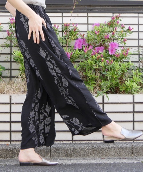 DISKEEN SURE(ディスキーンシュアー)の「【サラっと軽やか】ボタニカル柄 ワイドパンツ(その他パンツ・レディース・カーキ/ホワイト/レッド/グレー/ブラック/ブラウン・FREE)」の20枚目の写真
