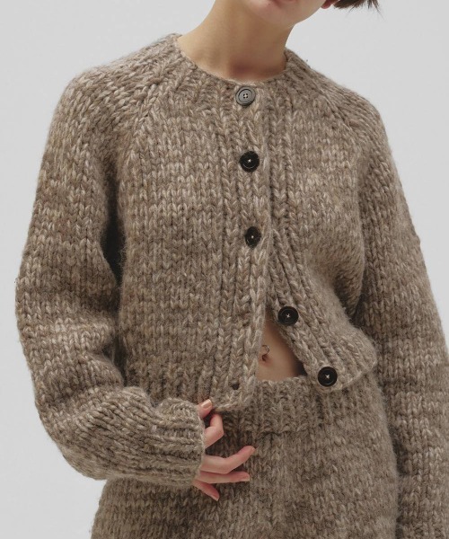 TODAYFUL(トゥデイフル)の「【TODAYFUL/トゥデイフル】Hand Knit Cardigan/ハンドニットカーディガン(カーディガン/ボレロ・レディース・ブラック/モカ・FREE)」の4枚目の写真