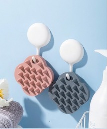 Vini（ヴィニ）の「クローバーモチーフ シリコンスカルプマッサージブラシ / ヘッドスパクレンジング（美容器具）」