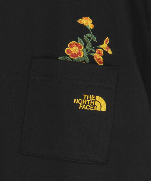 FREAK'S STORE(フリークスストア)の「限定展開 THE NORTH FACE/ザ ノース フェイス S/S FD Flower Logo Tee/ショートスリーブフラッシュドライフラワーロゴティー(Tシャツ/カットソー・レディース・ブラック/ホワイト・MEDIUM/LARGE)」の5枚目の写真