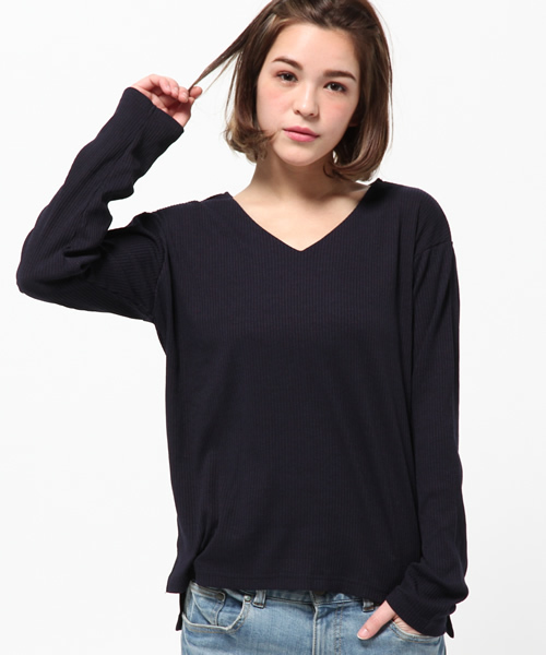 Chico（チコ）の「【who's who Chico】　テレコVネックプルオーバー（Tシャツ/カットソー・レディース・ライトブルー/ピンクベージュ/グレー/ネイビー/アイボリー・FREE）」の4枚目の写真