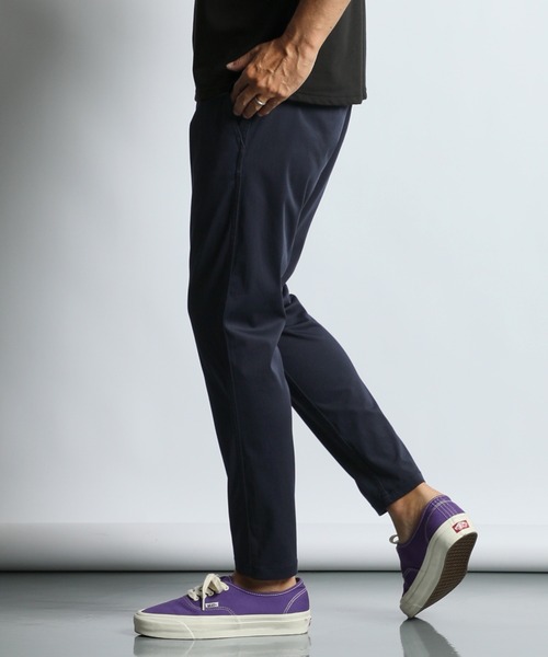The DUFFER of ST.GEORGE(ザダファーオブセントジョージ)の「『WONDER SHAPE』COMFORT ICE-COOL:360°全方向高伸縮『ワンダーシェイプ』接触冷感 テーパードスリムパンツ(チノパンツ・メンズ・ネイビー/ベージュ/ブラック・SMALL/X-LARGE/LARGE/MEDIUM)」の9枚目の写真