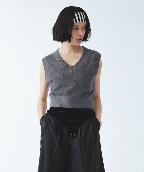 Ray BEAMS(レイビームス)の「Vネック ベスト(ベスト・レディース・シルバー/ネイビー・ONE SIZE)」の1枚目の写真