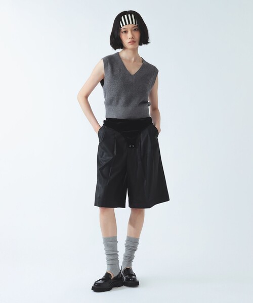 Ray BEAMS(レイビームス)の「Vネック ベスト(ベスト・レディース・シルバー/ネイビー・ONE SIZE)」の7枚目の写真